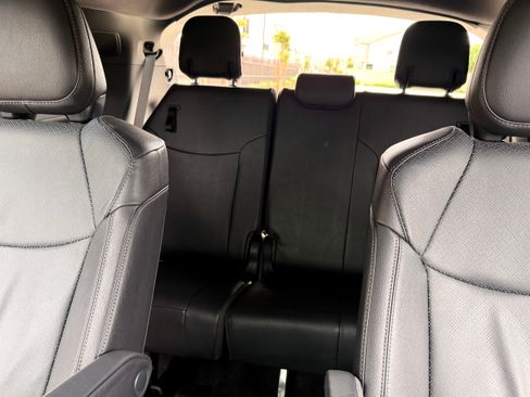 Used 2023 Toyota Sienna XSE image 10