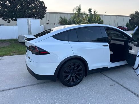 Used 2022 Tesla Model X Plaid image 5