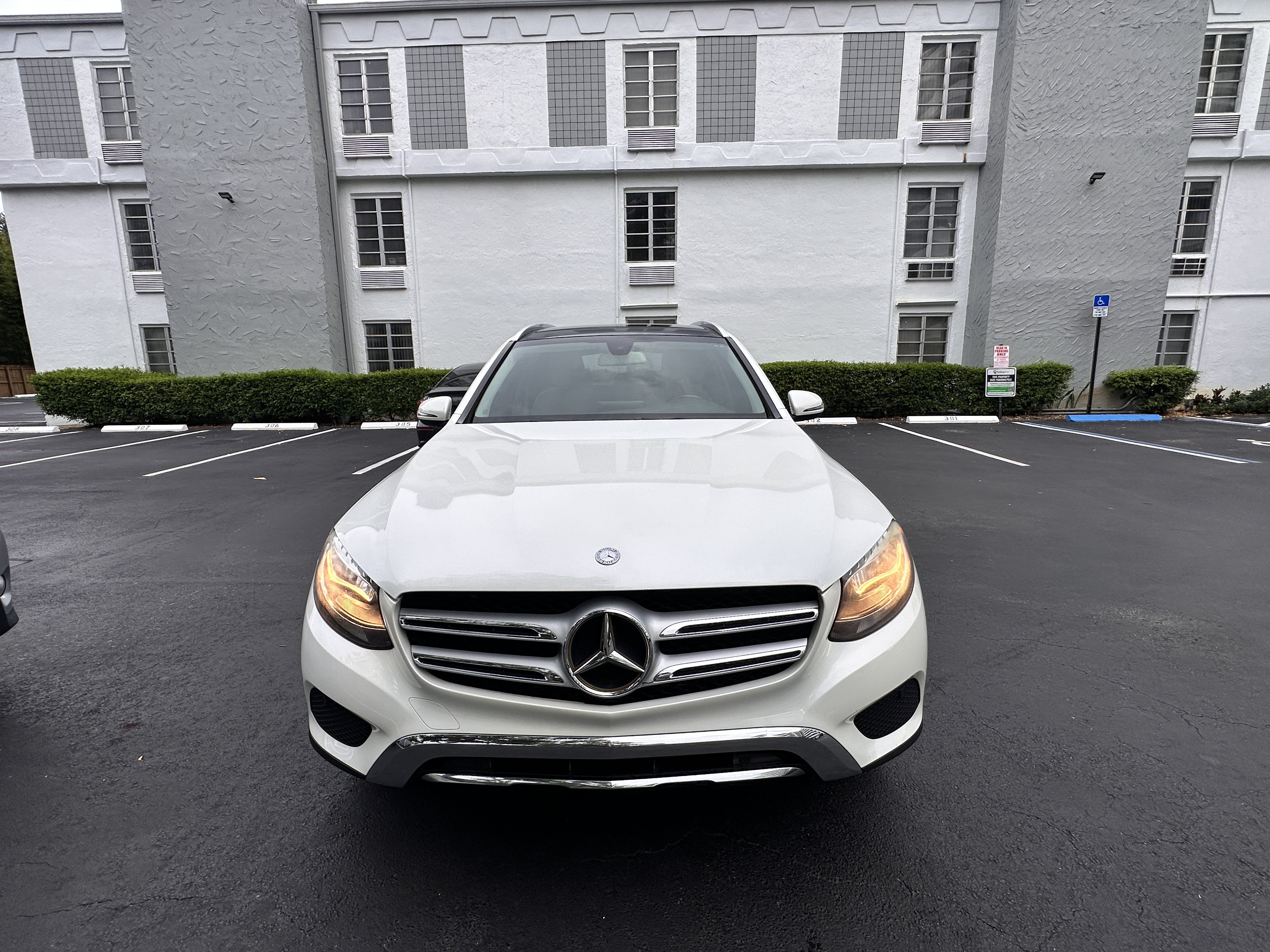 Used 2016 Mercedes-Benz GLC 300 image 4