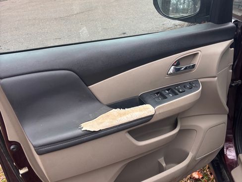 Used 2014 Honda Odyssey EX image 9