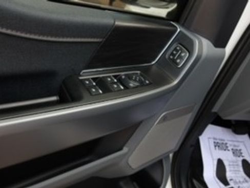 Used 2025 Ford F150 Lariat w/ Equipment Group 501A Mid image 17