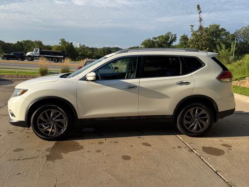 Used 2016 Nissan Rogue SL w/ SL Premium Package AWD/4WD image 4