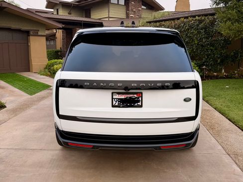Used 2023 Land Rover Range Rover SE AWD/4WD image 4