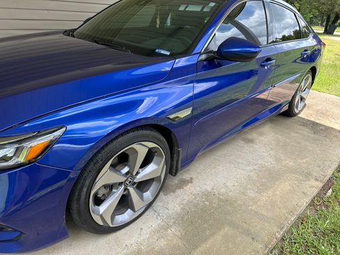 Used 2019 Honda Accord Sport image 2