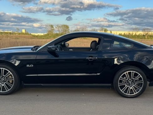 Used 2012 Ford Mustang GT Premium RWD image 17