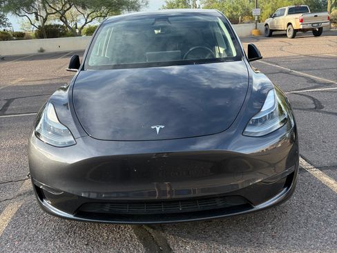 Used 2024 Tesla Model Y Long Range AWD/4WD image 4