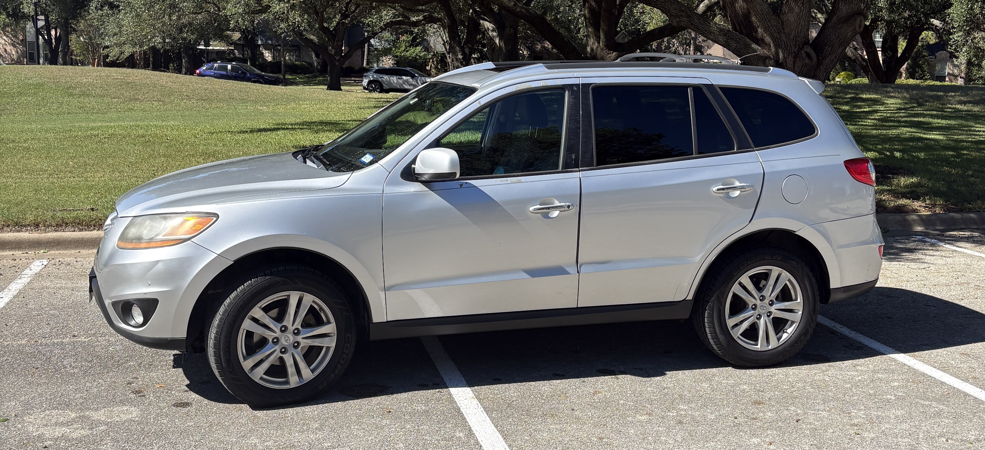 Used 2011 Hyundai Santa Fe Limited FWD image 5