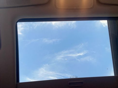 Used 2011 Mercedes-Benz S 550 image 25