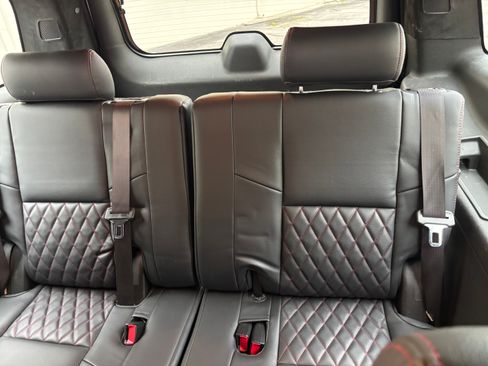 Used 2010 Chevrolet Suburban 2500 LS AWD/4WD image 15