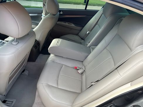 Used 2011 INFINITI G37 x Sedan w/ Premium Pkg AWD/4WD image 17