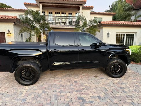 Used 2023 Toyota Tundra Platinum image 1