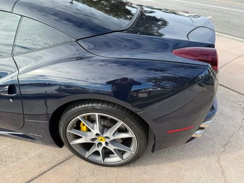 Used 2013 Ferrari California image 18
