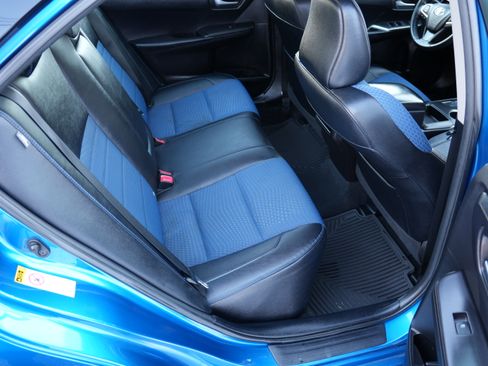 Used 2016 Toyota Camry SE image 10