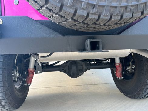 Used 2017 Jeep Wrangler Unlimited Rubicon w/ Connectivity Group image 6