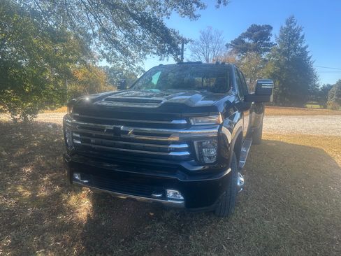 Used 2022 Chevrolet Silverado 3500 High Country w/ Snow Plow Prep/Camper Package image 2