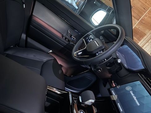 Used 2025 Land Rover Range Rover Sport Dynamic SE image 18