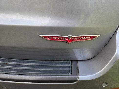 Used 2019 Jeep Grand Cherokee Trailhawk w/ Trailhawk Luxury Group image 12