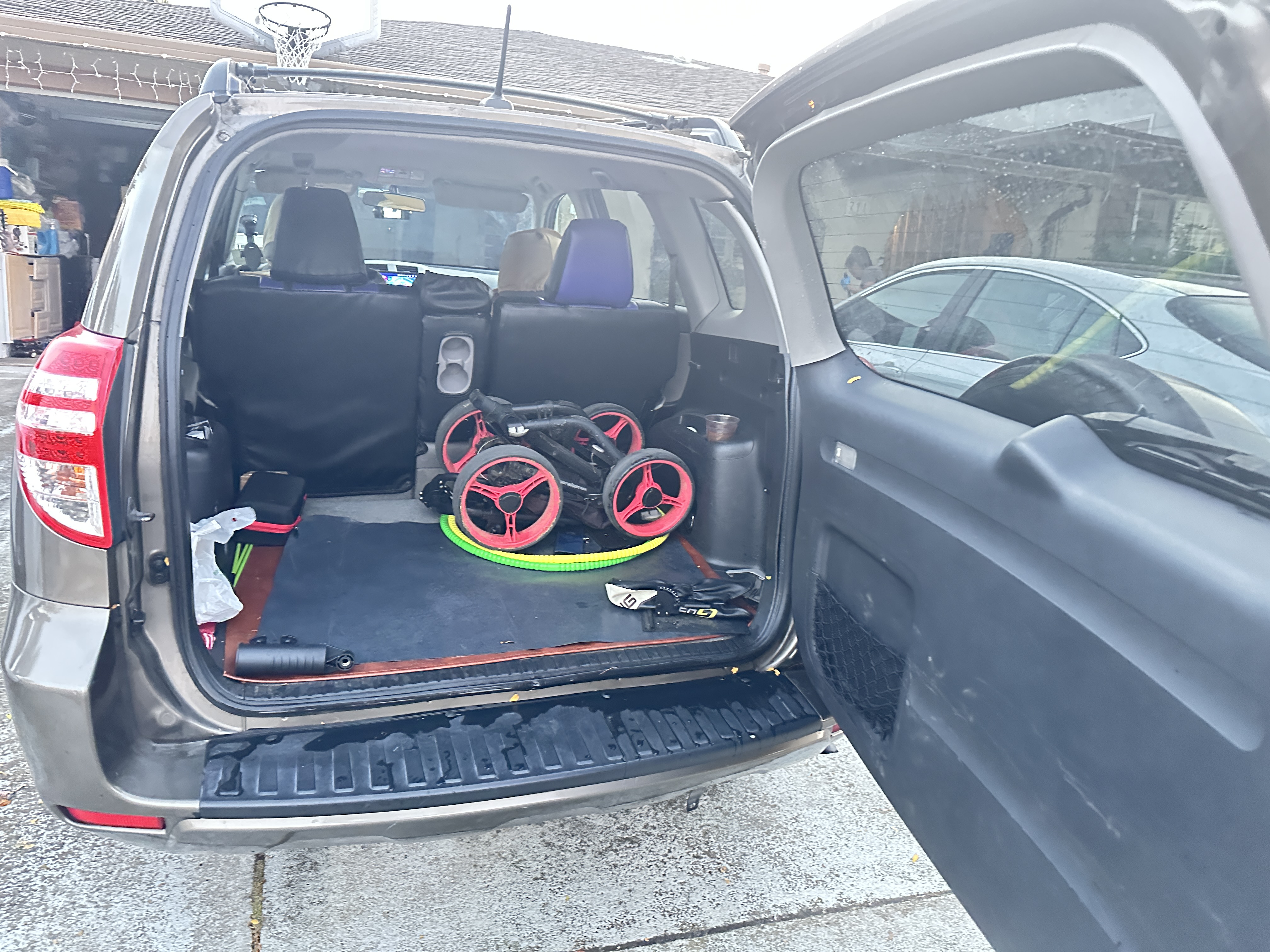 Used 2012 Toyota RAV4 FWD w/ Value Pkg image 1