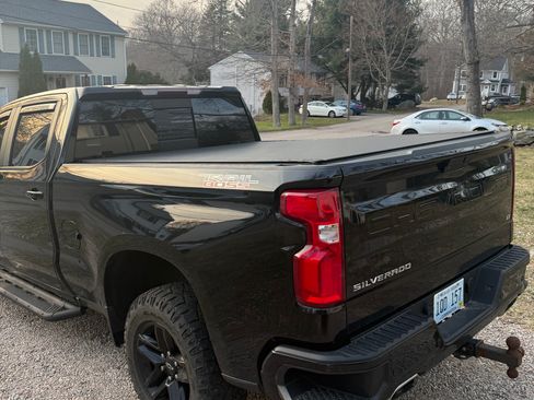 Used 2021 Chevrolet Silverado 1500 LT Trail Boss w/ Convenience Package II image 5