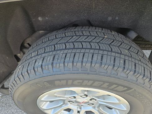 Used 2020 GMC Yukon XL SLT image 14