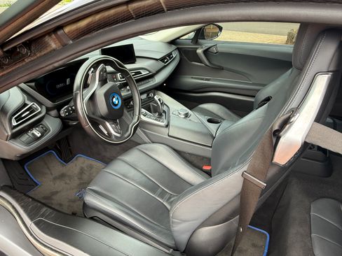 Used 2019 BMW i8 Coupe image 11
