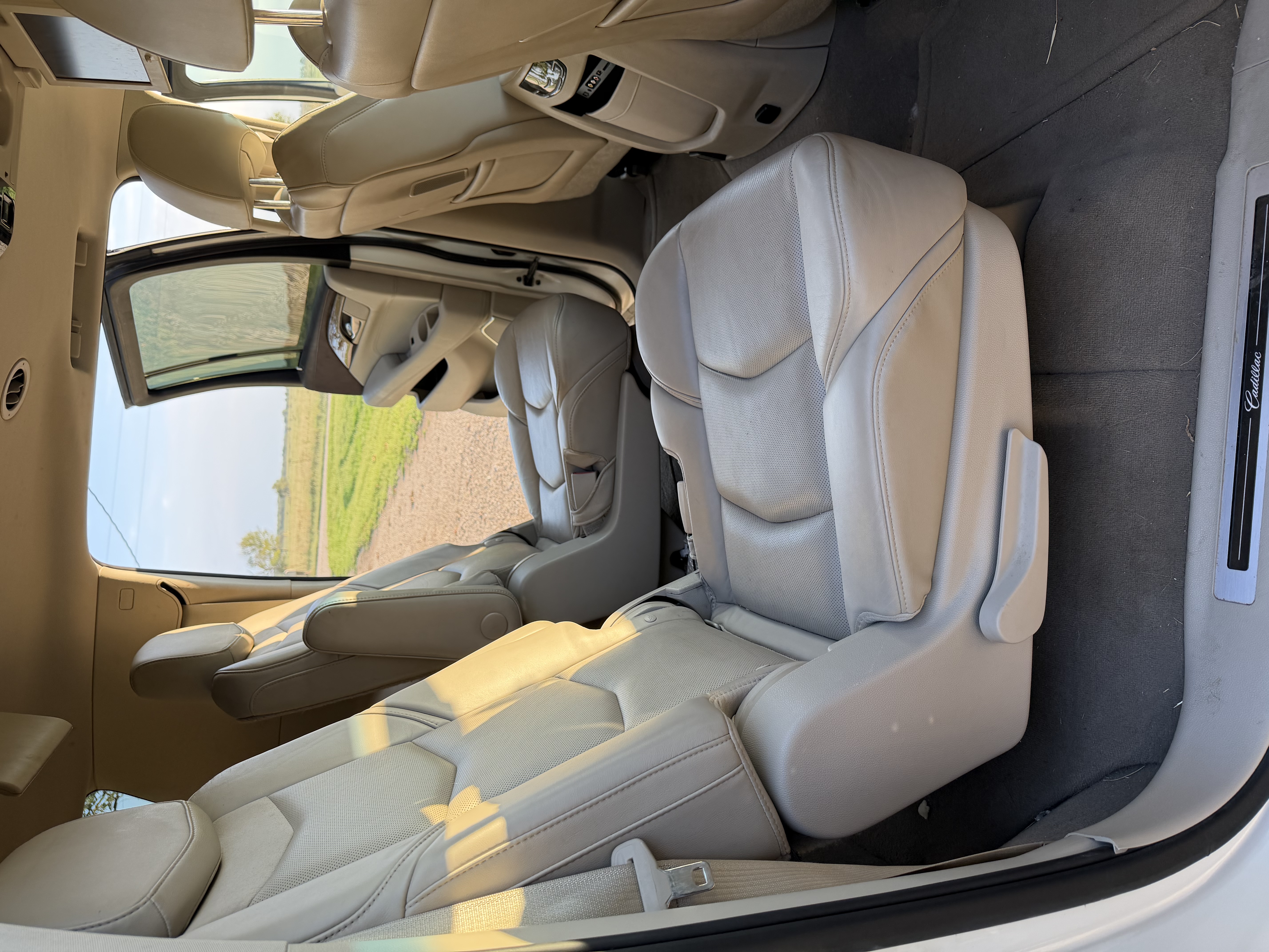 Used 2015 Cadillac Escalade ESV Premium AWD/4WD image 25