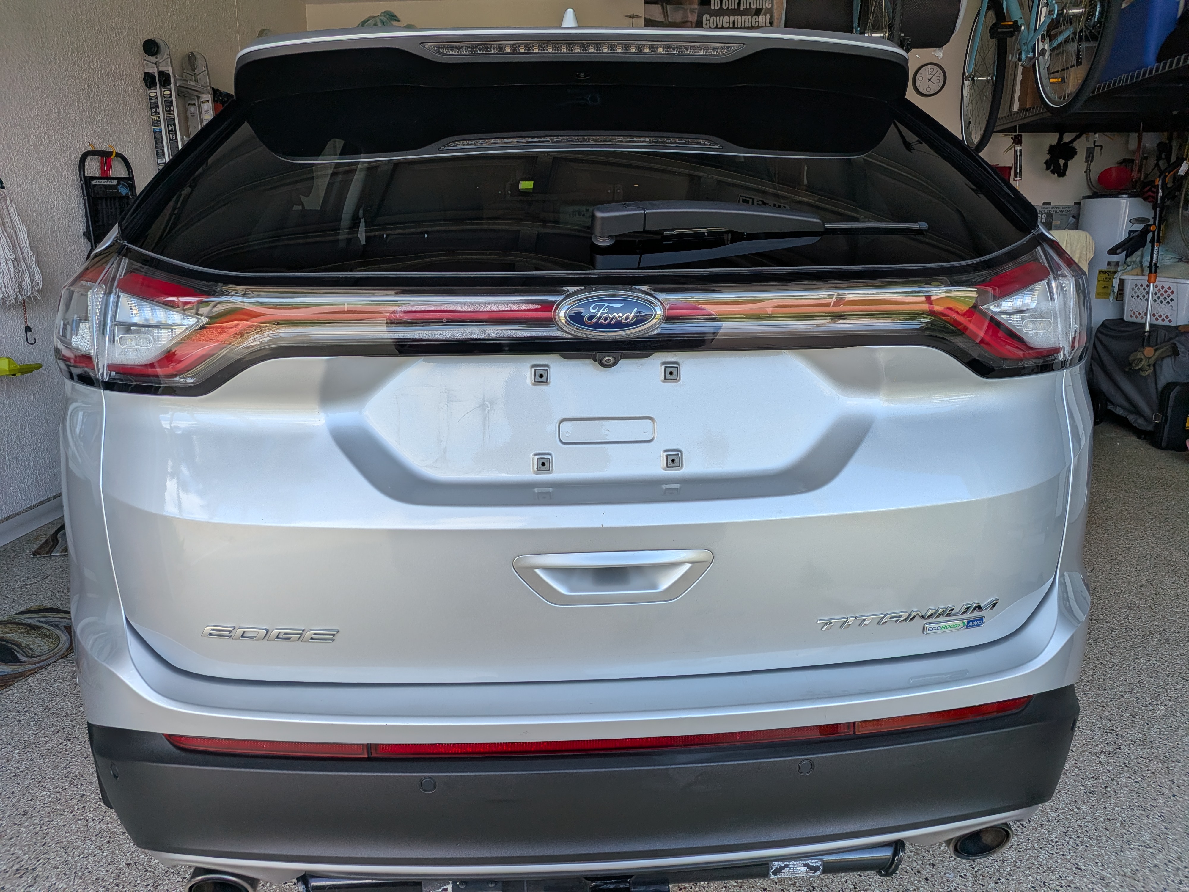 Used 2018 Ford Edge Titanium w/ Equipment Group 302A AWD/4WD image 16