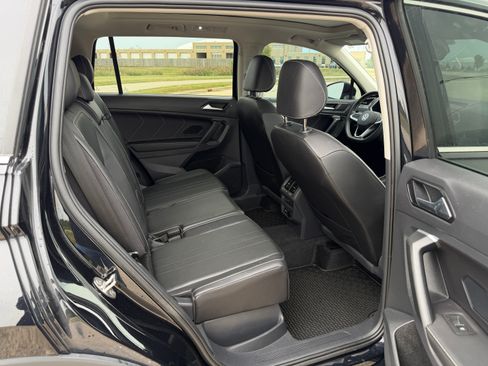 Used 2024 Volkswagen Tiguan SE w/ Panoramic Sunroof Package AWD/4WD image 24