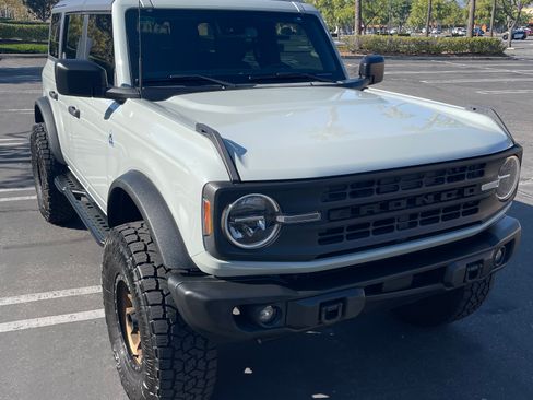 Used 2022 Ford Bronco Black Diamond image 2