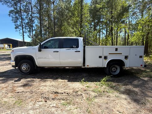 Used 2022 Chevrolet Silverado 3500 W/T w/ WT Convenience Package image 4