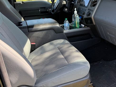 Used 2011 Ford F250 XLT w/ XLT Interior Pkg AWD/4WD image 9