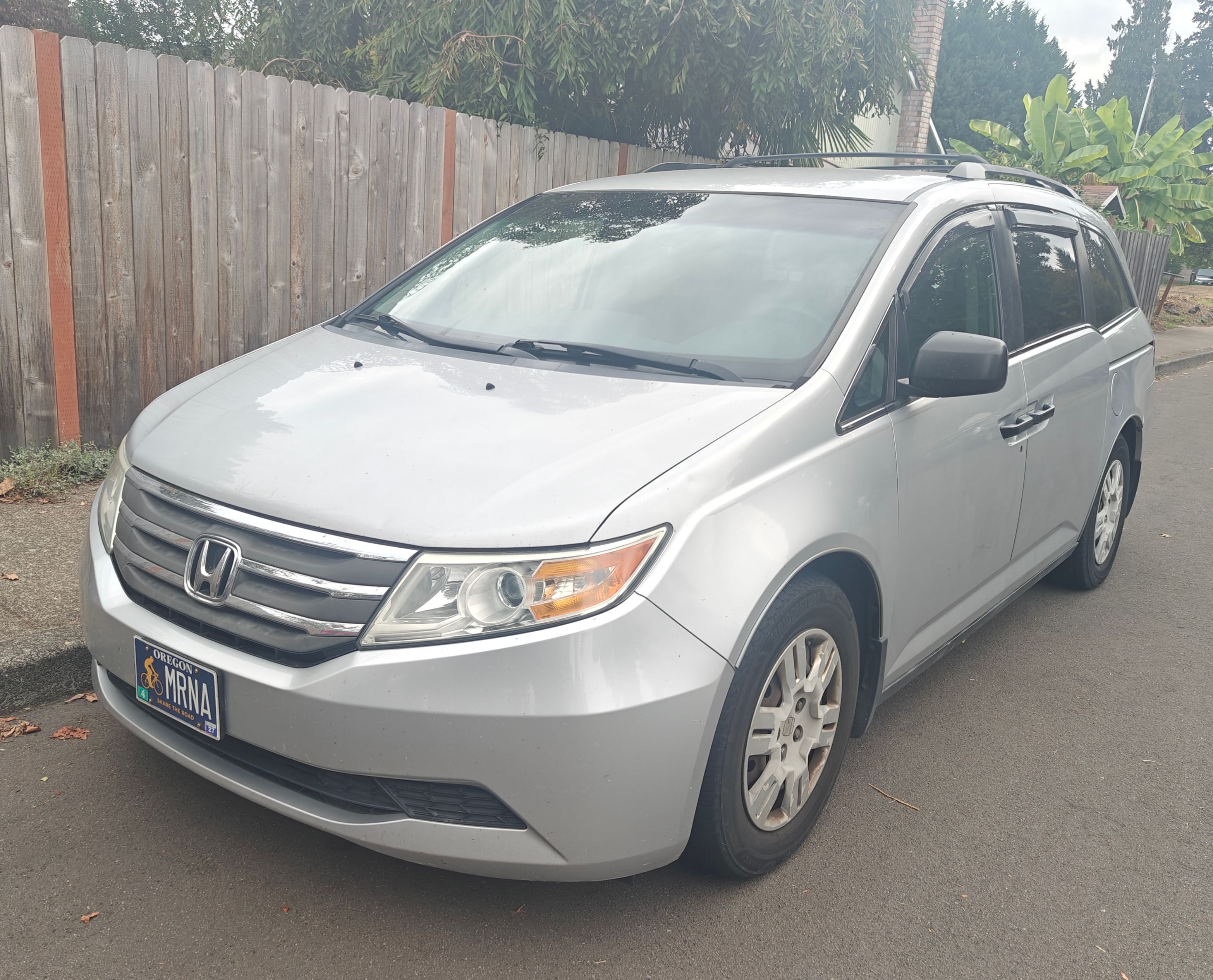 Used 2012 Honda Odyssey LX image 1