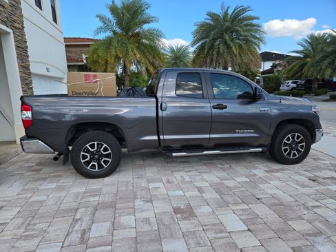 Used 2016 Toyota Tundra SR5 w/ SR5 Upgrade Package image 2