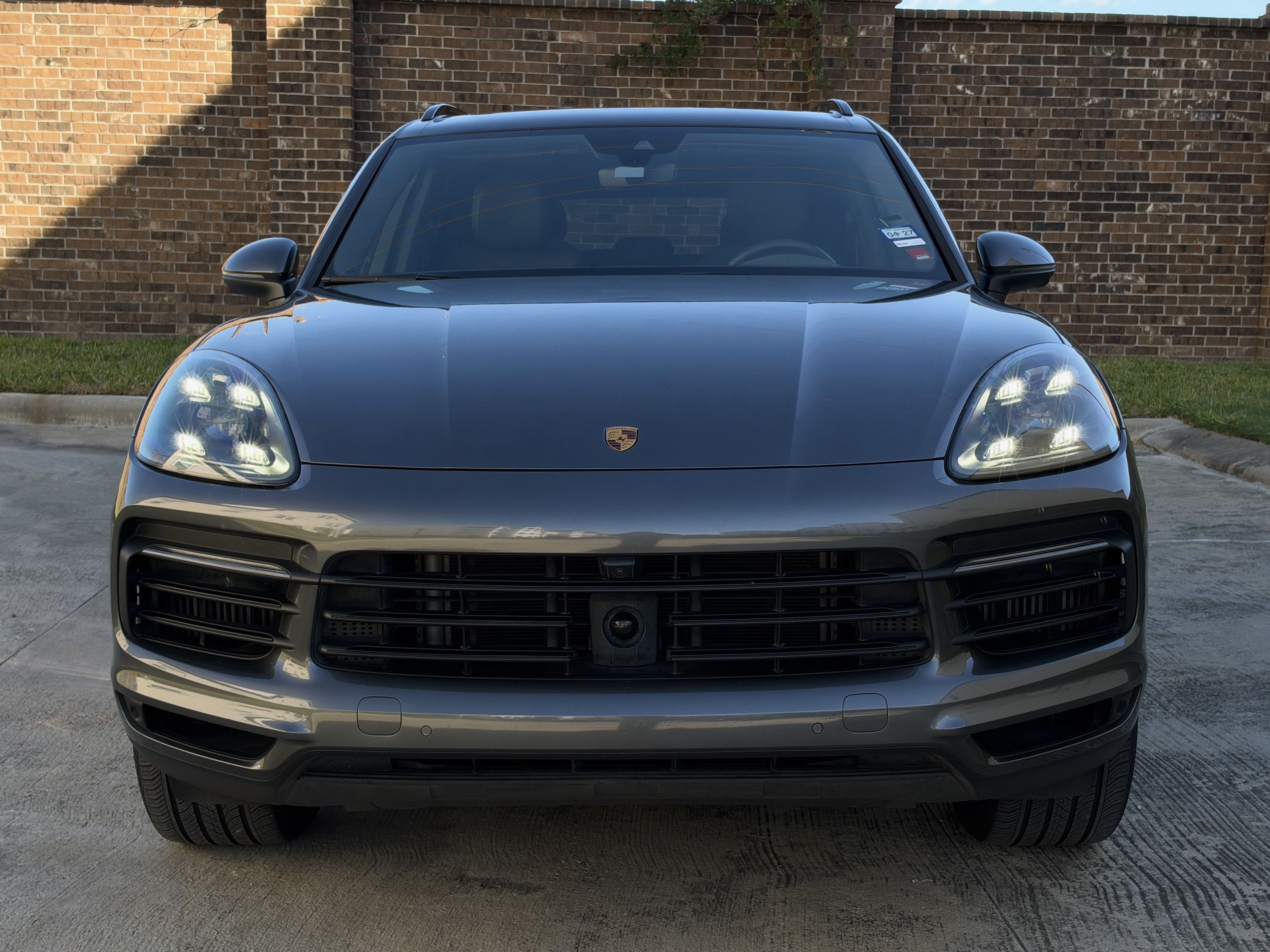 Used 2022 Porsche Cayenne AWD/4WD image 1