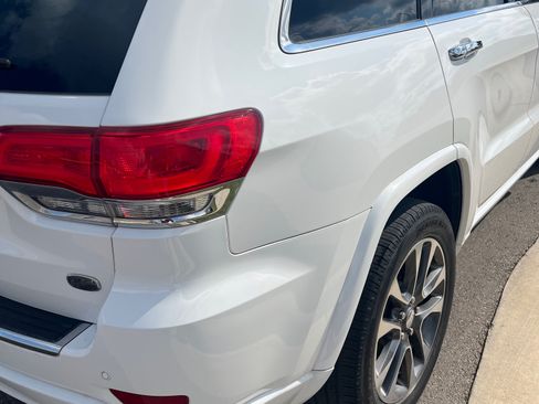 Used 2017 Jeep Grand Cherokee Overland image 6