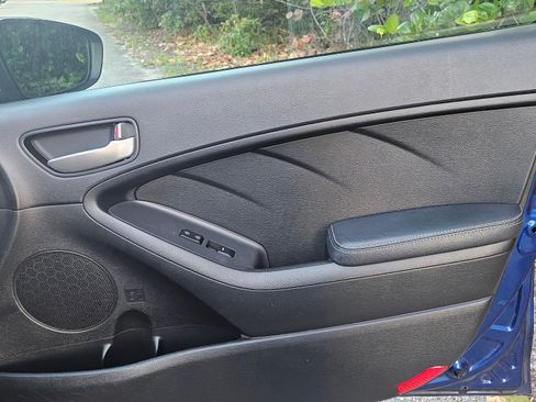 Used 2017 Kia Forte LX image 19