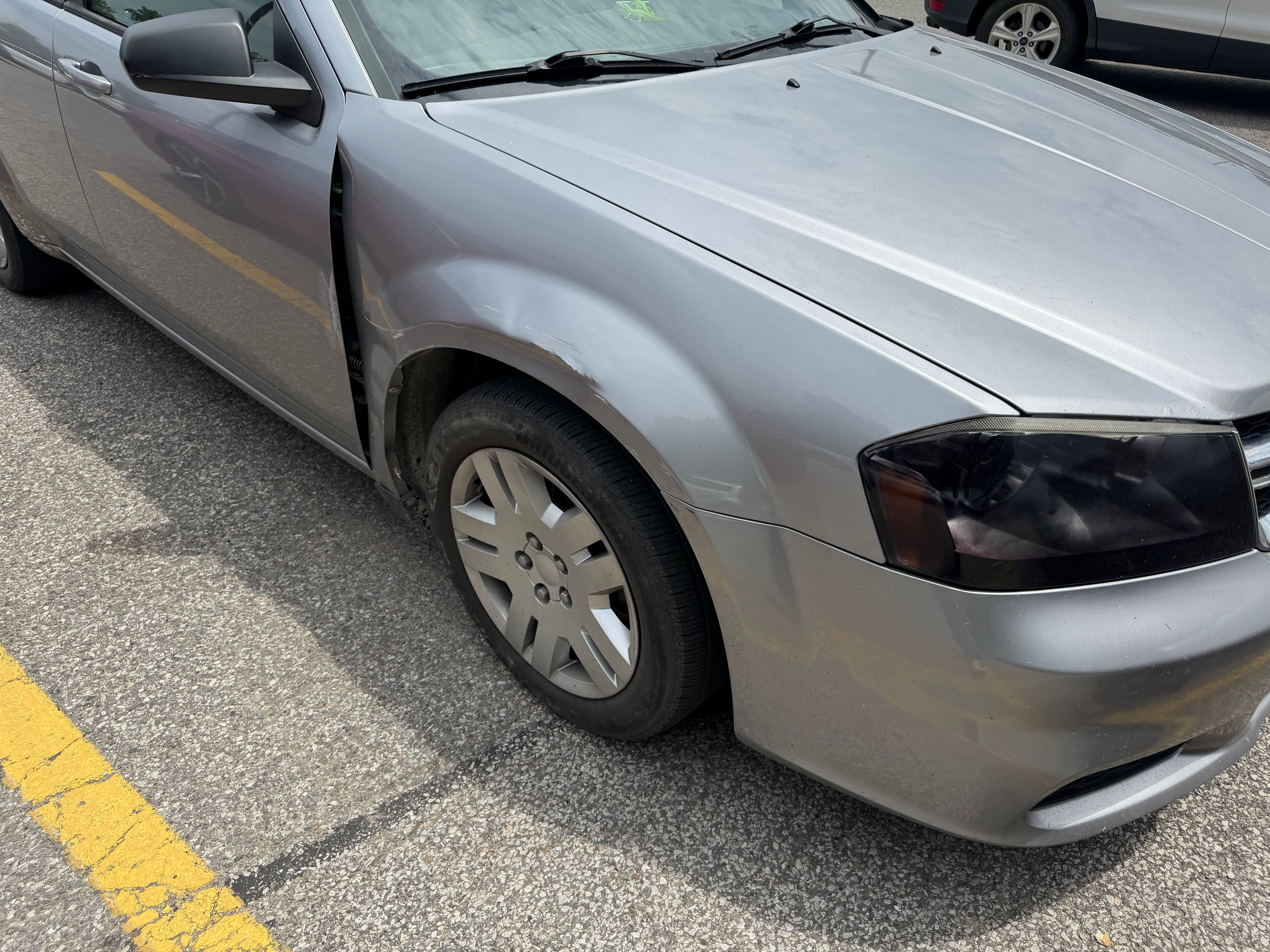 Used 2013 Dodge Avenger SE FWD image 12