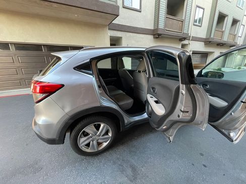 Used 2019 Honda HR-V EX image 8