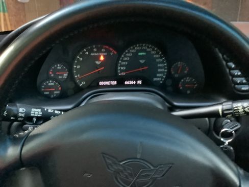 Used 2002 Chevrolet Corvette Coupe w/ Preferred Equipment Group2 RWD image 27