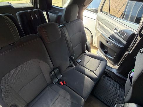 Used 2016 Ford Explorer XLT w/ Equipment Group 201A image 10