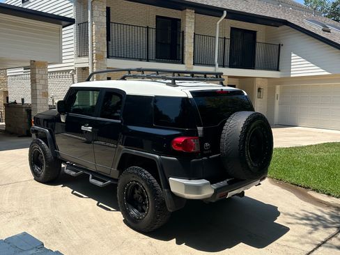 Used 2008 Toyota FJ Cruiser 2WD image 4