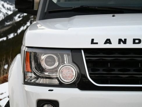 Used 2016 Land Rover LR4 HSE Silver Edition image 9