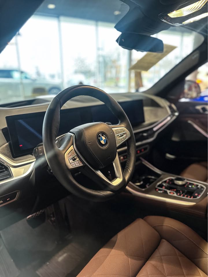 Used 2025 BMW X7 xDrive40i AWD/4WD image 8