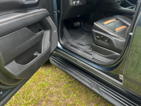 Used 2021 GMC Yukon AT4 w/ Rear Media and Nav Package AWD/4WD image 8