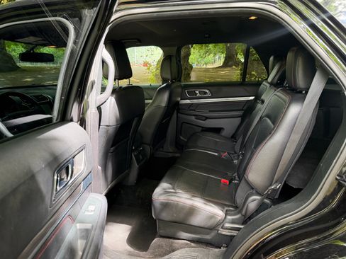 Used 2019 Ford Explorer Sport AWD/4WD image 12