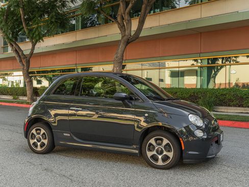 Used 2016 FIAT 500 e image 2