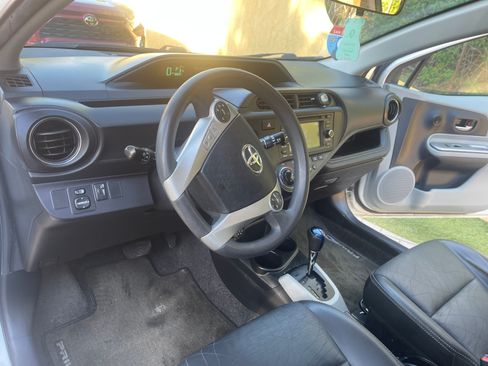 Used 2012 Toyota Prius C Four FWD image 8