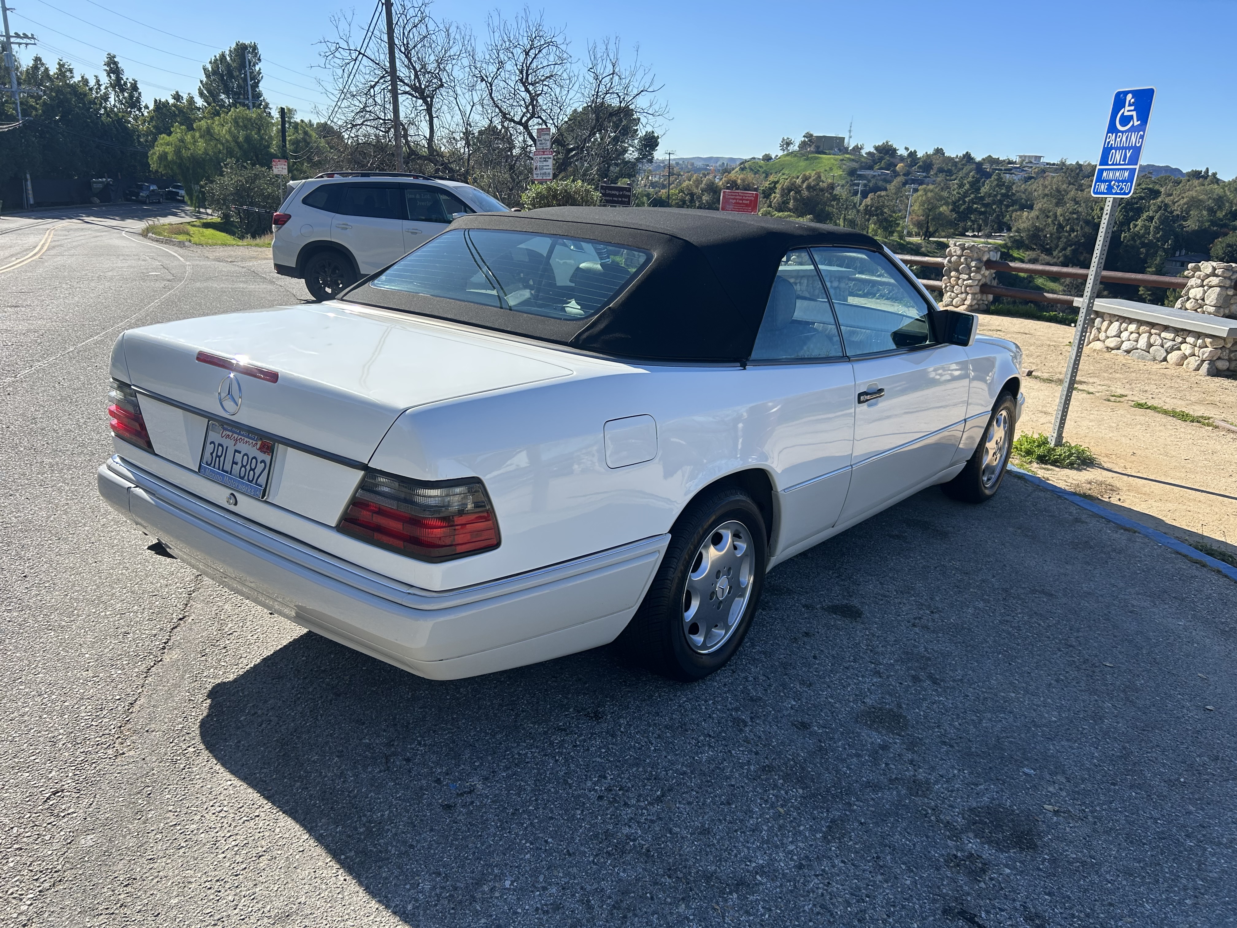 Used 1995 Mercedes-Benz E 320 Convertible image 8