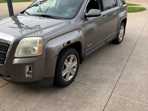 Used 2010 GMC Terrain SLT image 6