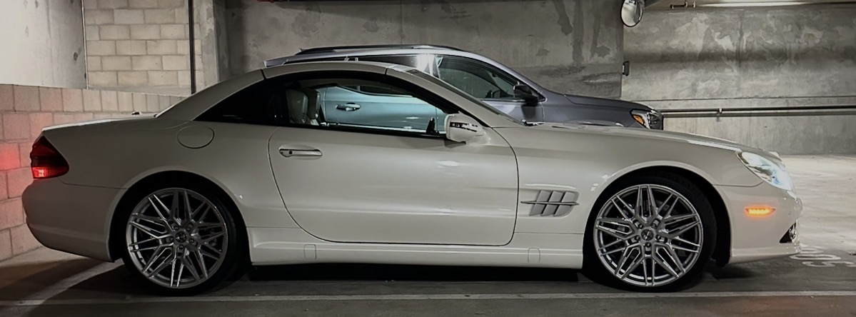 Used 2011 Mercedes-Benz SL 550 image 12